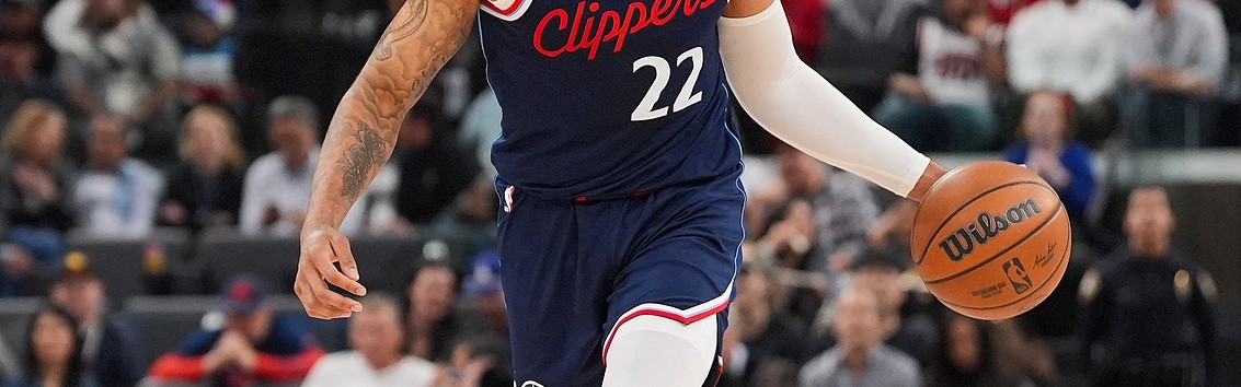 开云官网-哈登：我会帮乔丹·米勒&amp;桑德斯处于成功位置 但功劳是他们自己的