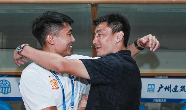 kaiyun-广州队憾平对手暂时上岸 下月德比战或将决定生死