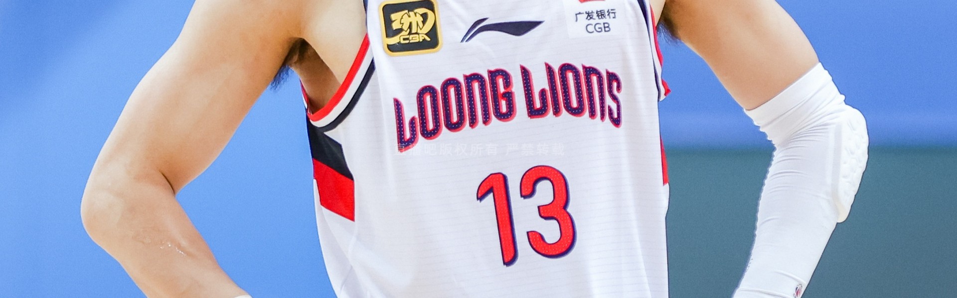 开云-媒体人：郭艾伦命途多舛 很多球迷希望他在某个时间节点叶落归根